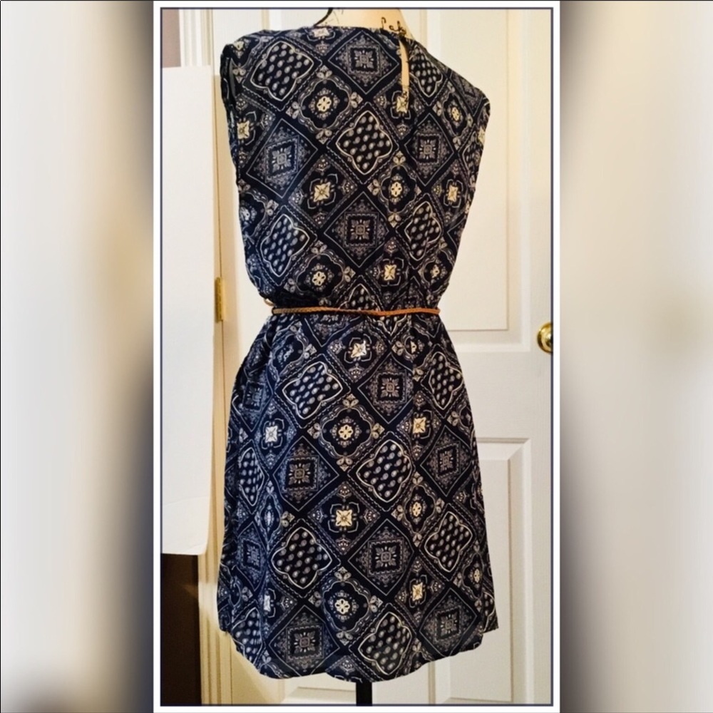 NEW Dress Multi Color Belt Sleeveless Medium - Picture 3 of 5